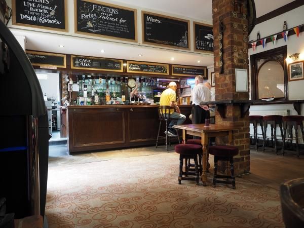 Wheatsheaf - Ewell. (Pub, Bar, Customers). Published on 15-07-2016