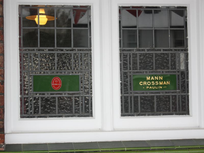 Winning Horse - Claygate (window detail). (Pub, External). Published on 20-01-2013