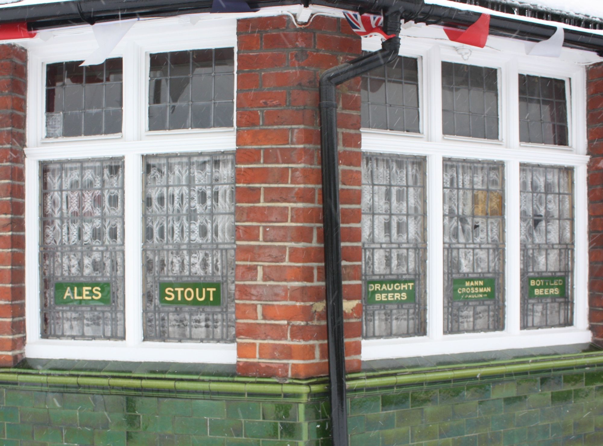 Winning Horse - Claygate (window detail). (Pub, External). Published on 20-01-2013