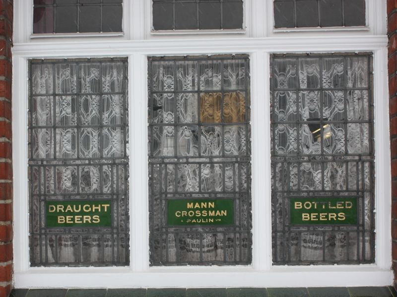 Winning Horse - Claygate (window detail). (Pub, External). Published on 20-01-2013