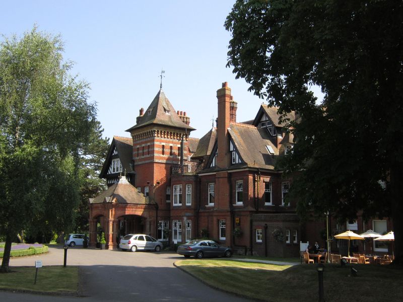Woodlands Park Hotel - Stoke D'Abernon. (Pub, External, Key). Published on 12-07-2013