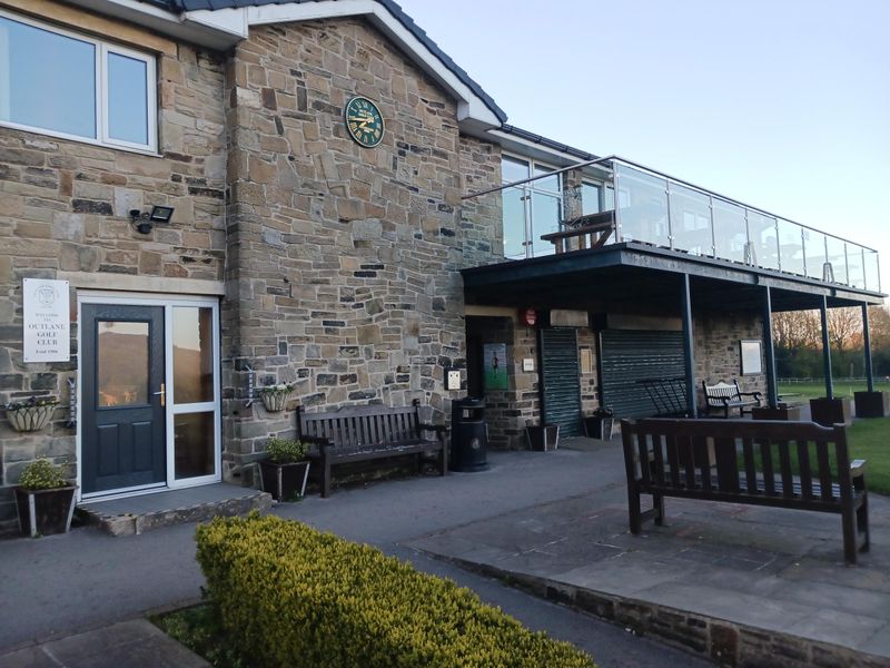 Outlane Golf club exterior. (External). Published on 22-04-2026