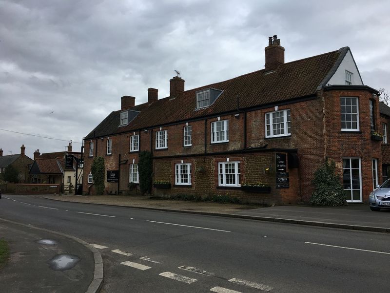 Lodge. (Pub, External, Restaurant, Key). Published on 01-01-1970