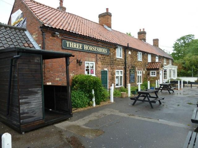 Three Horseshoes. (Pub, Bar, Key). Published on 01-01-1970