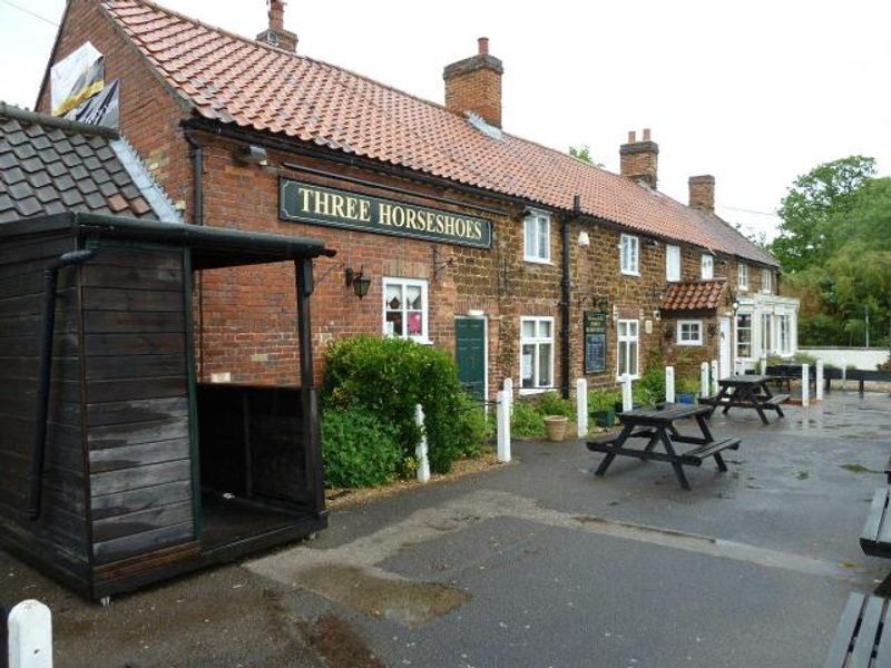 Three Horseshoes. (Pub, Bar, Key). Published on 01-01-1970 