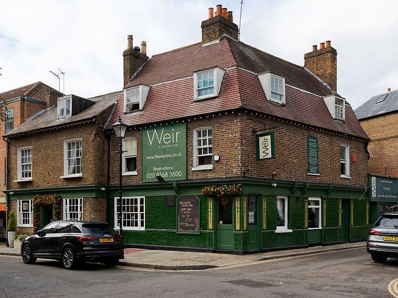 Weir, Brentford. (Pub, External, Key). Published on 14-10-2023