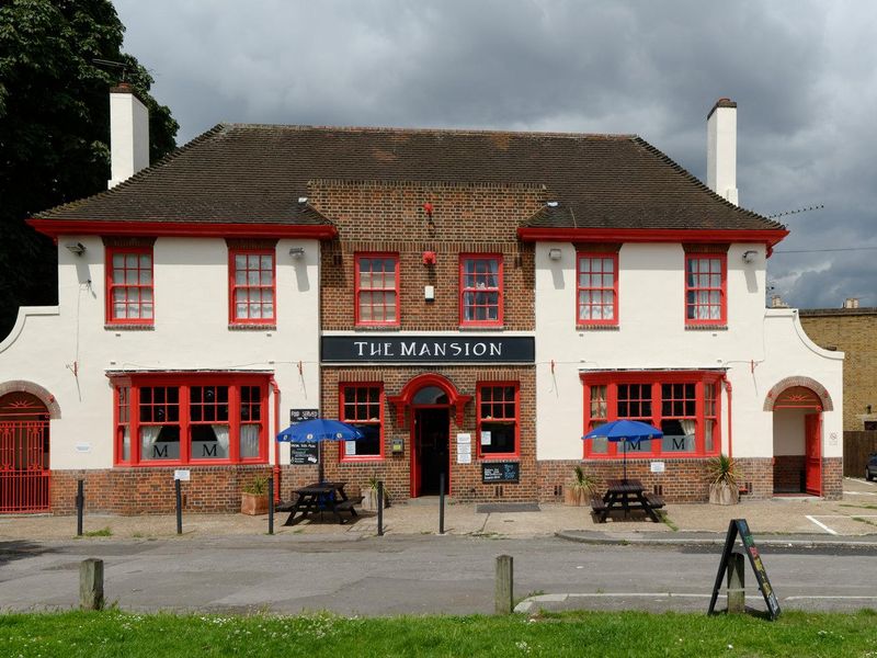 The Mansion, Feltham. Photo taken June 2011. (Pub, External, Key). Published on 27-03-2026 
