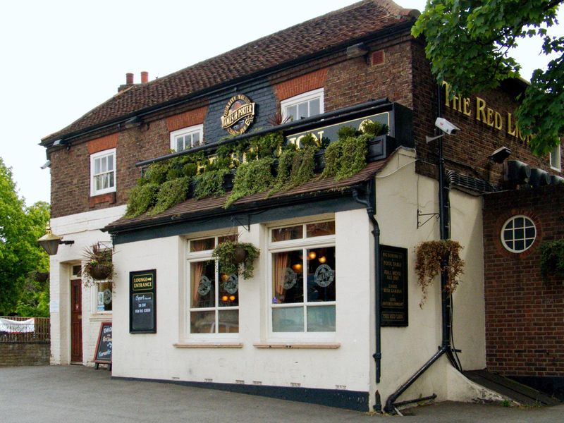 The Red Lion in 2005. (Pub, External, Key). Published on 27-03-2026
