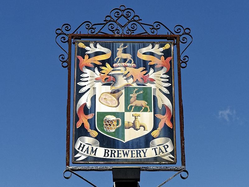 Pub sign (2007). (External, Sign). Published on 12-02-2023