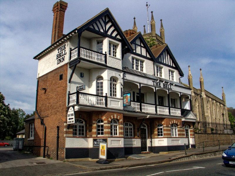 Bell Inn, Hampton (photo taken in 2005). (Pub, External, Key). Published on 08-08-2025