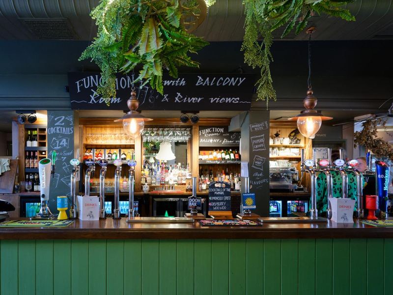 Bell Inn bar (photo taken in 2025). (Pub, Bar). Published on 10-08-2025 