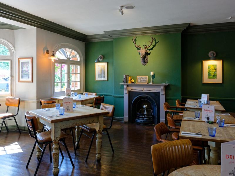 Bell Inn dinning area (photo taken in 2025). (Pub, Restaurant). Published on 10-08-2025 