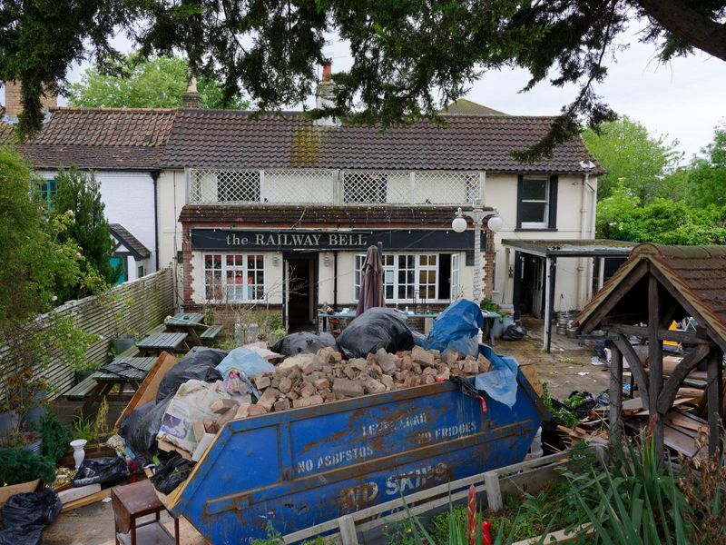 The Railway Bell, Hampton. May 2026. (Pub, External). Published on 12-05-2026 