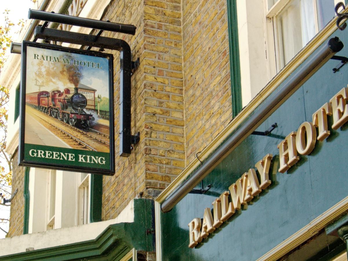 Railway Hotel - Pub Sign (photo taken May 2005). (External, Sign). Published on 11-09-2025