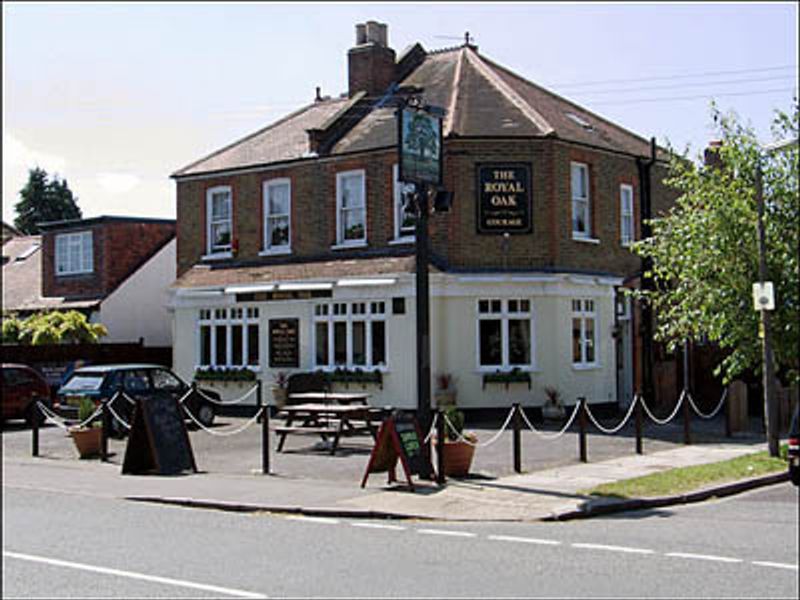 Royal Oak, Hampton. (Pub, External, Key). Published on 06-03-2013