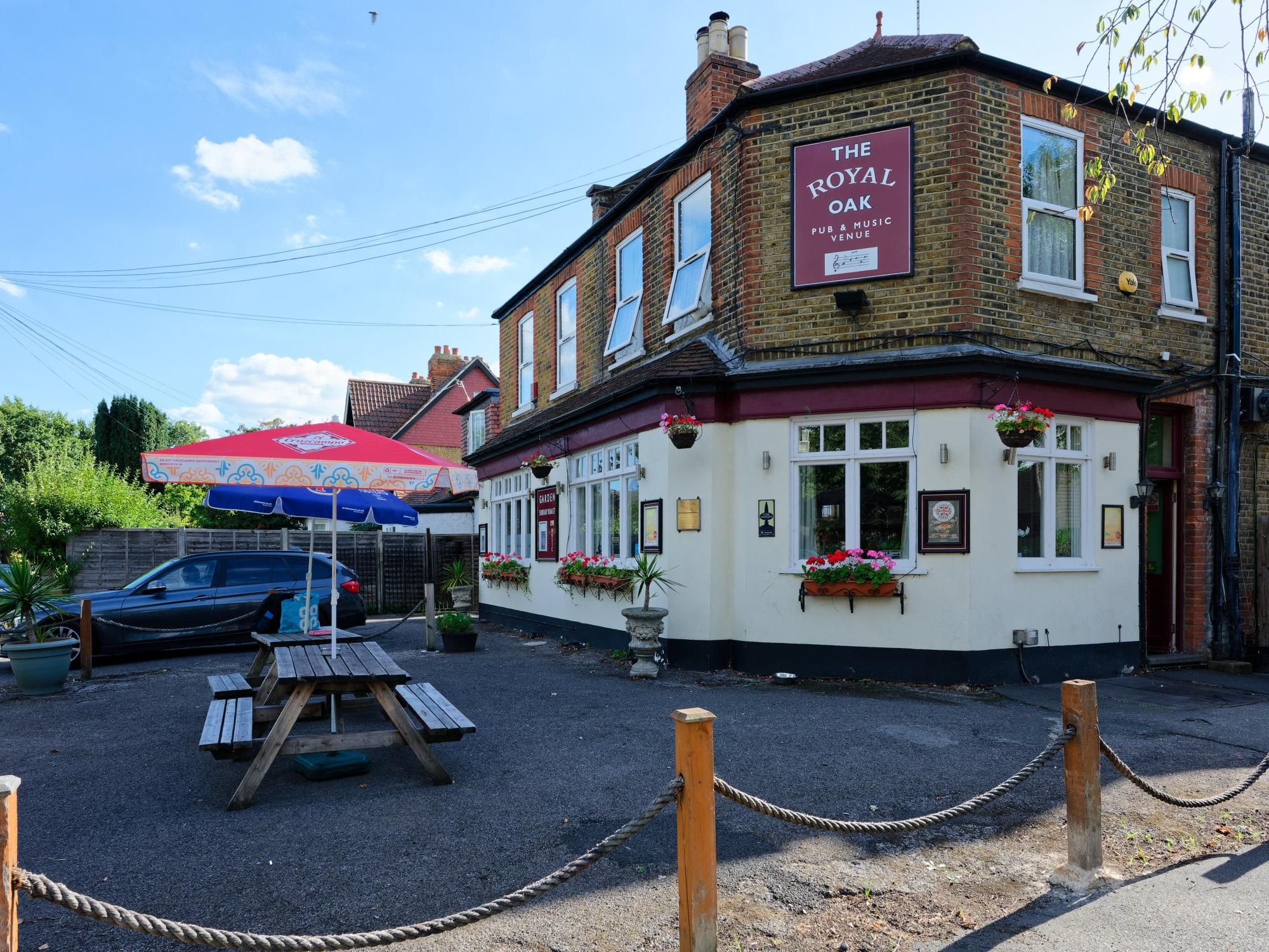 The Royal Oak, Hampton (September 2026). (Pub, External, Key). Published on 23-09-2026