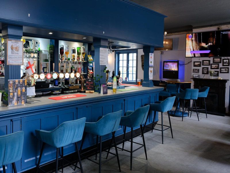 Worlds End, Hampton. May 2026. (Pub, Bar). Published on 12-05-2026 