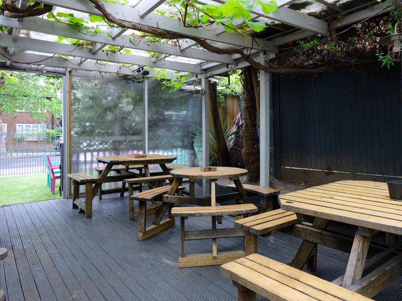 Worlds End, Hampton. May 2026. (Pub, External, Garden). Published on 12-05-2026