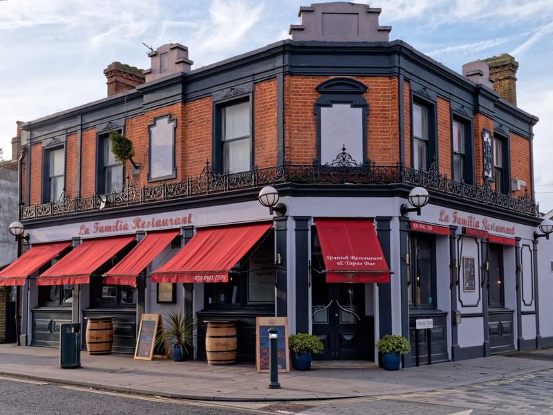 La Familia Restaurant & Bar (Jan 2023). (Pub, External, Key). Published on 25-08-2025