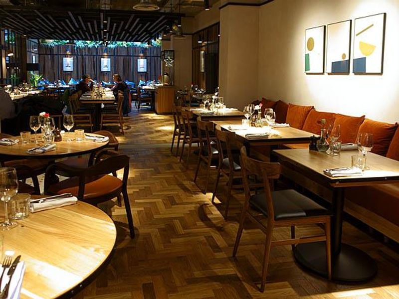 Beech House Dining Room. (Restaurant, Customers). Published on 08-12-2018