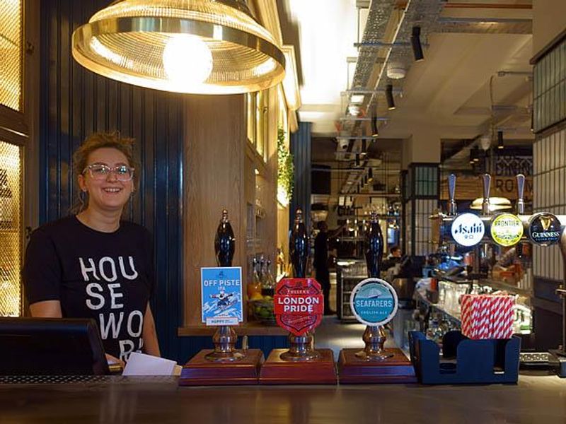 Beech House Bar. (Pub, Bar). Published on 08-12-2018
