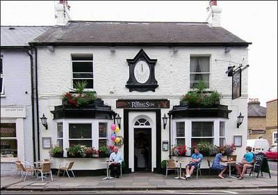 Rising Sun, Hampton Hill, before it was closed.. (Pub, External). Published on 30-06-2016