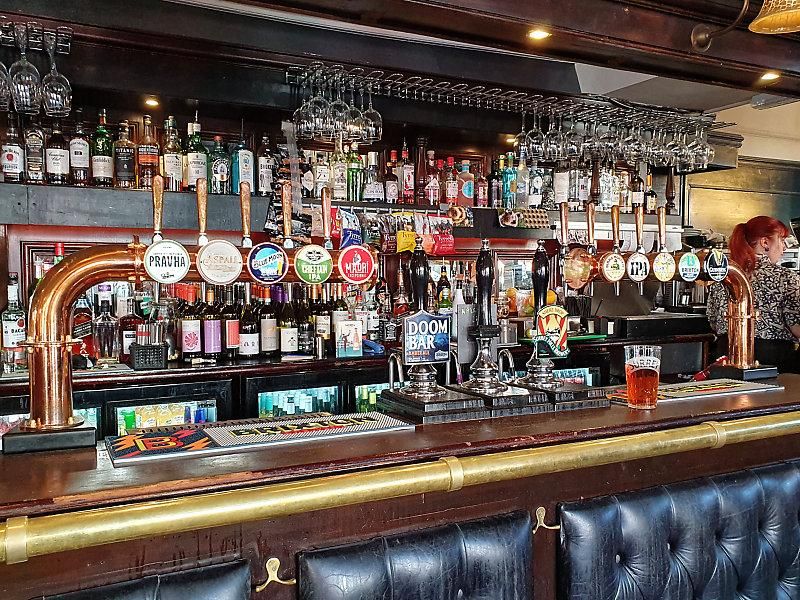The Foresters Arms, Hampton Wick. (Pub, Bar). Published on 21-01-2023