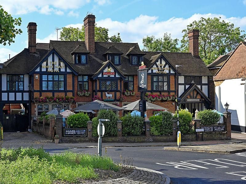 White Hart Hotel, Hampton Wick (Aug 2024). (Pub, External, Key). Published on 10-08-2024 