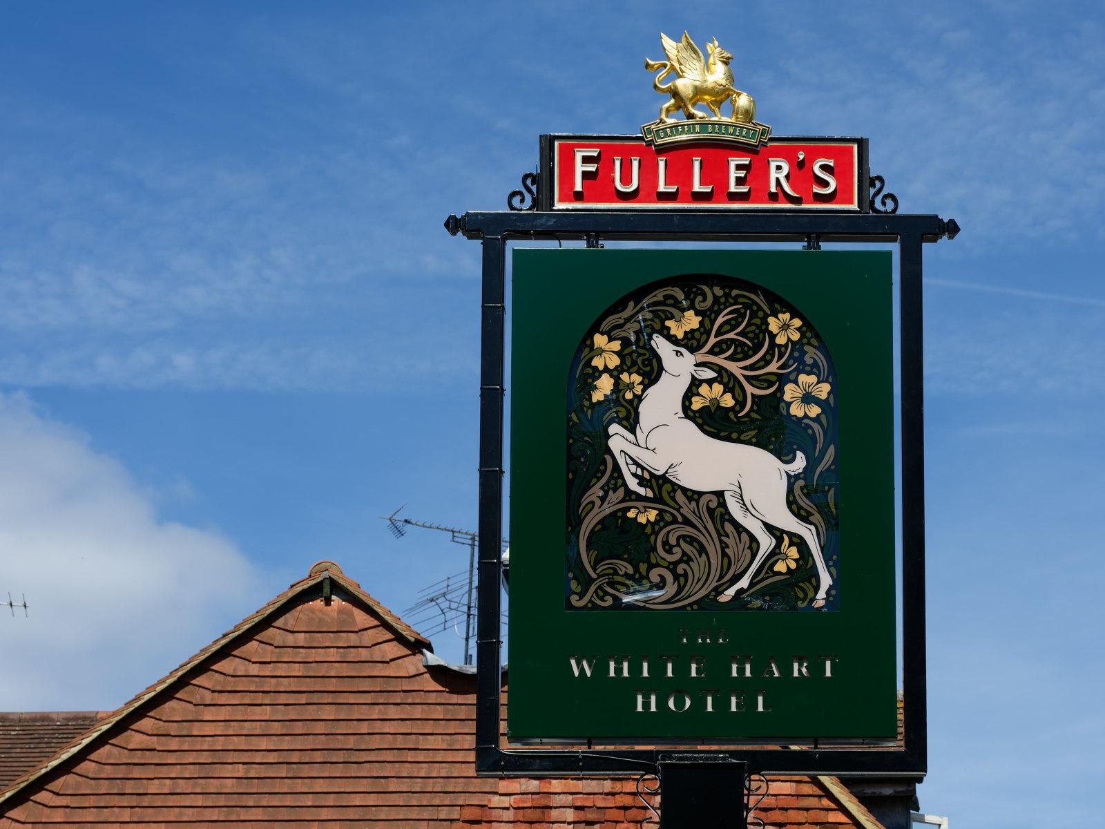 White Hart Hotel, Hampton Wick - New Pub Sign May 2026. (External, Sign). Published on 21-05-2026