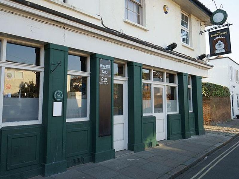 Brown Dog, Barnes (Feb 2019). (Pub, External, Key). Published on 28-02-2019