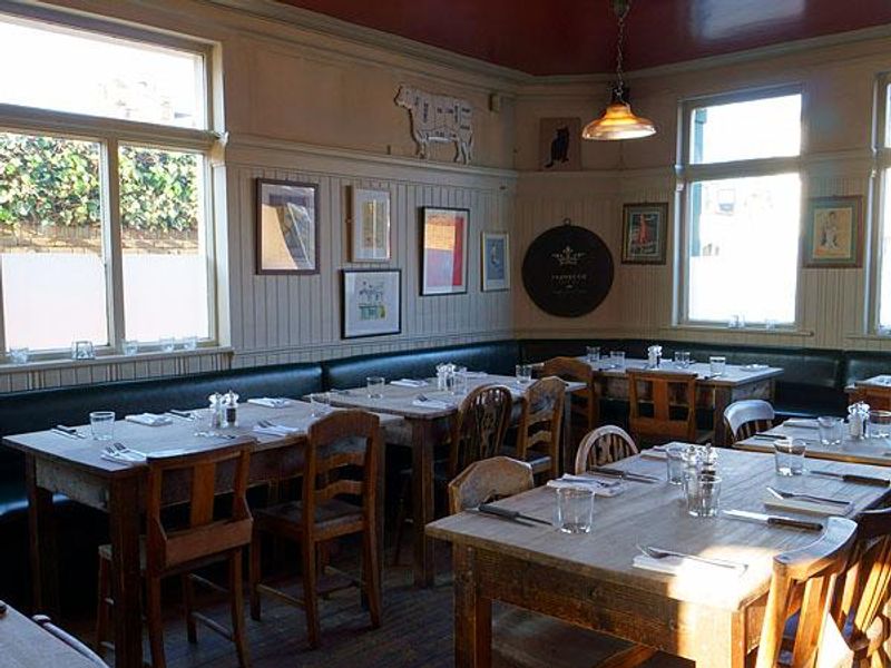 Brown Dog, dining area (Feb 2019). (Pub, Restaurant). Published on 28-02-2019 