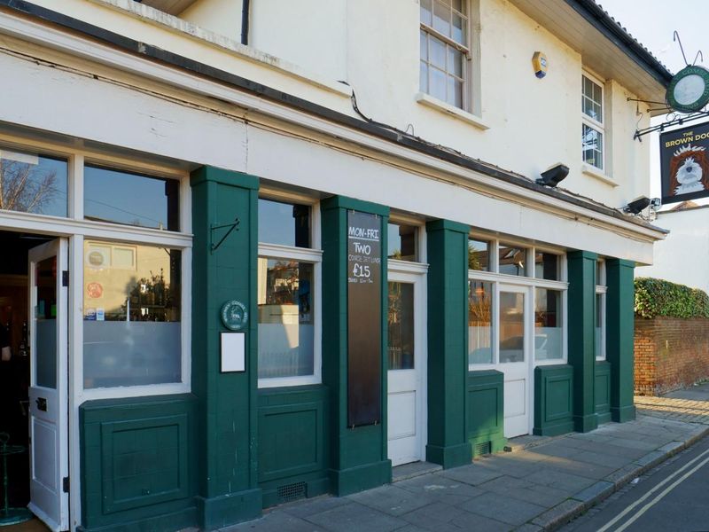 Brown Dog, Barnes (Feb 2019). (Pub, External, Key). Published on 27-08-2025