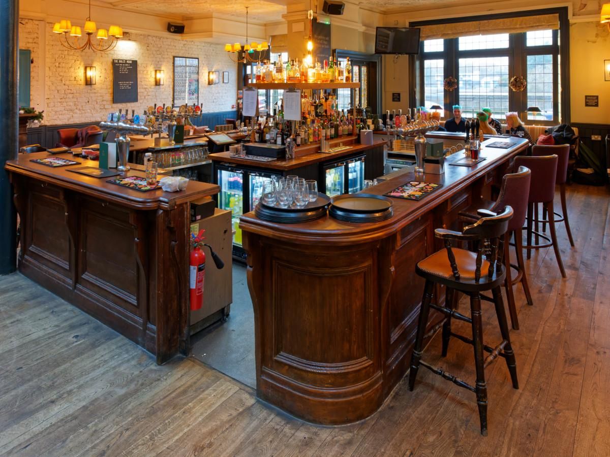 Main Bar - May 2019. (Pub, Bar). Published on 27-08-2025