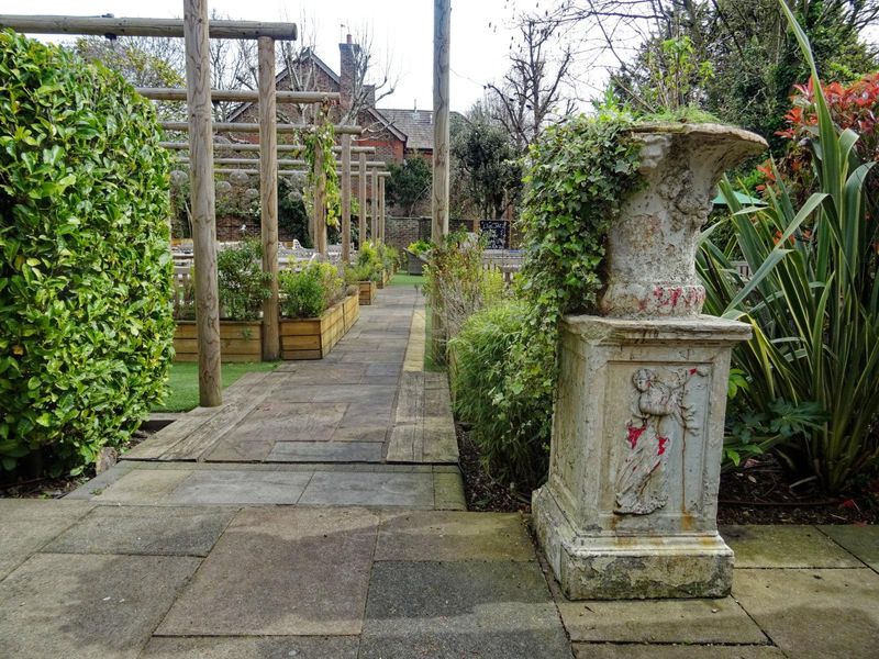 Garden with a Georgian urn.. (Pub, Garden). Published on 29-04-2026 