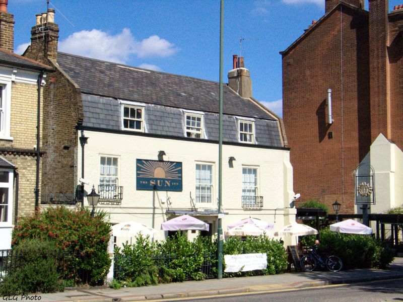 Sun Inn, Barnes - August 2005. (Pub, External, Key). Published on 14-06-2026