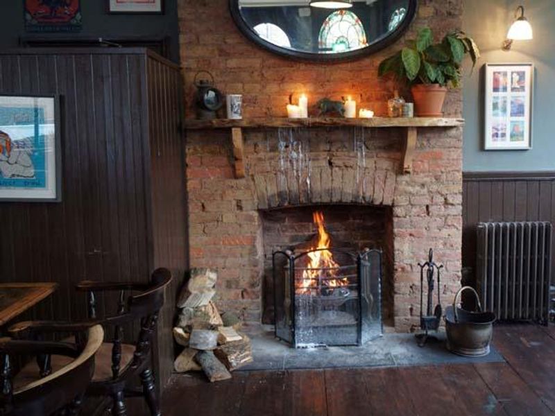Log fire. (Pub). Published on 13-11-2018