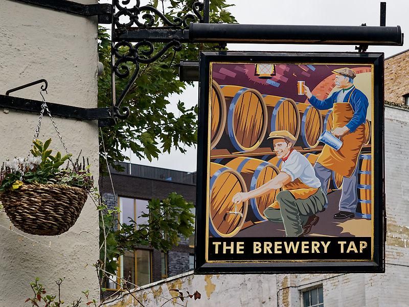 Pub Sign. (Sign). Published on 14-10-2023 