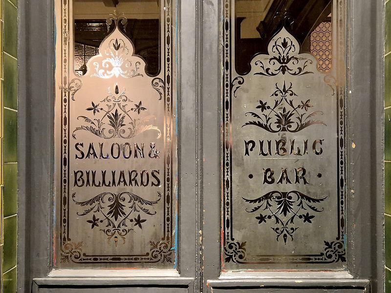 Red Lion, Isleworth (Etched glass door panels). (Pub). Published on 23-05-2024