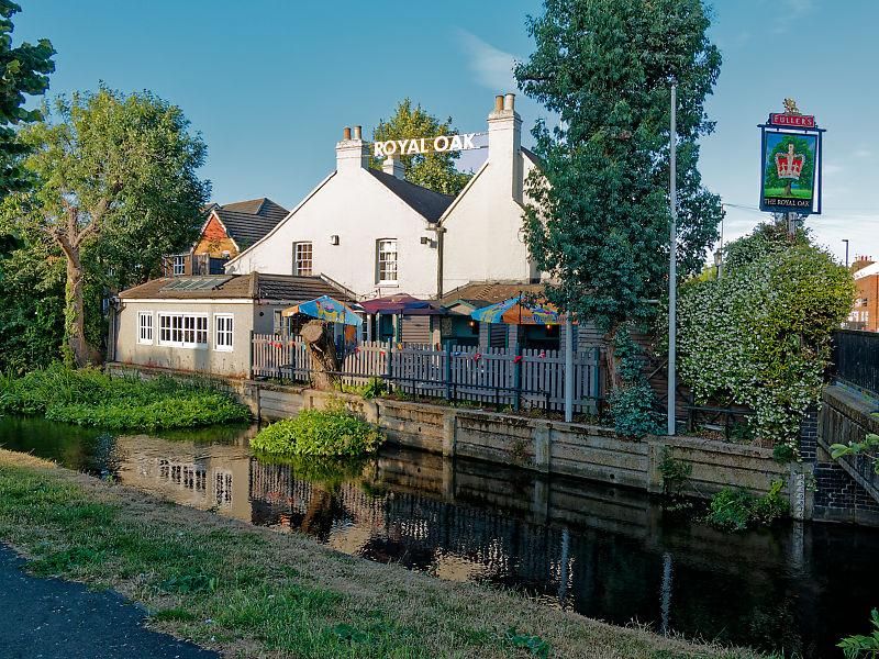 Royal Oak, Isleworth - June 2024. (Pub, External). Published on 10-07-2024