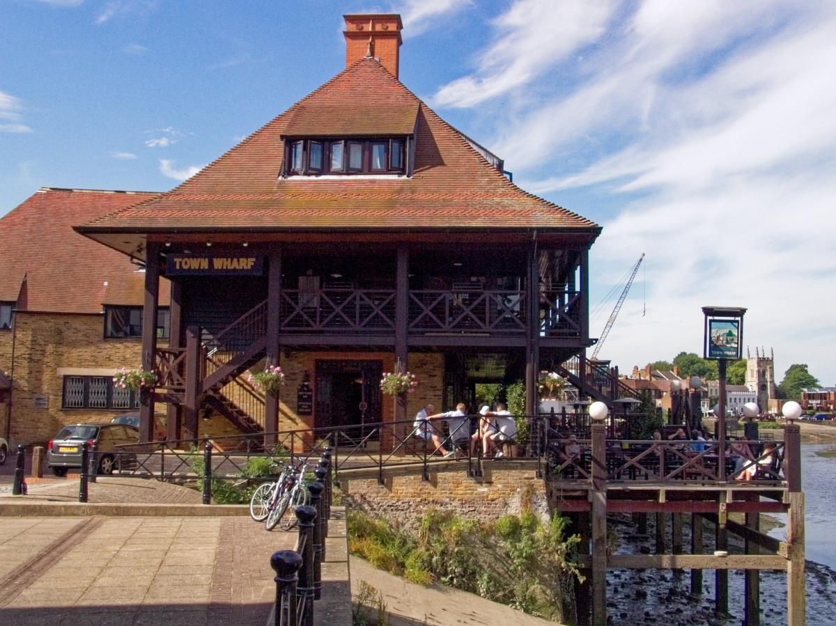 Town Wharf, Isleworth (Photo taken 2005). (Pub, External, Key). Published on 10-08-2025