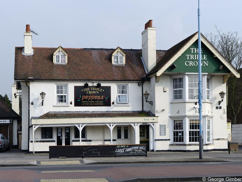 What was the Triple Crown in Isleworth before being demolished.. (Pub, External, Key). Published on 12-10-2025 