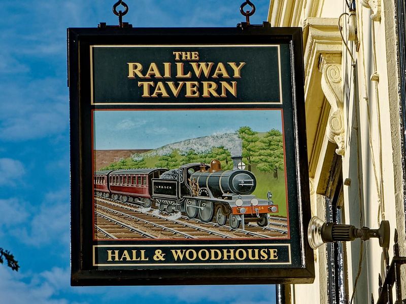 Pub Sign outside The Railway Tavern. Photo Oct 2007. (Sign). Published on 28-06-2025 