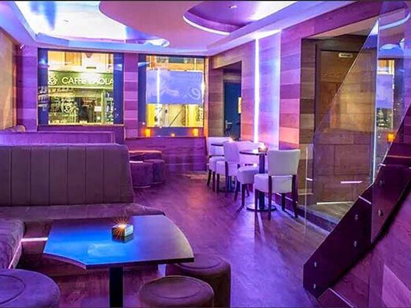 The lounge. (Bar). Published on 15-11-2014