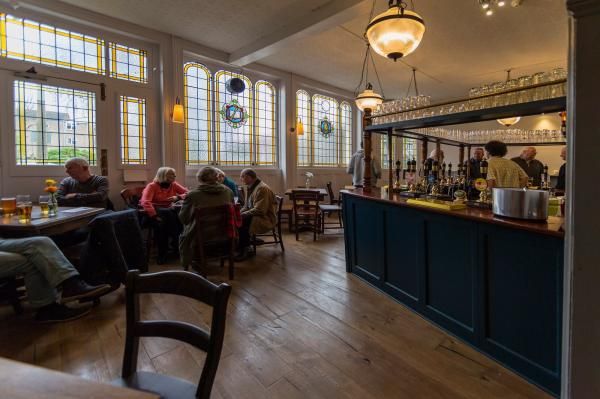 (Pub, Bar, Customers). Published on 10-12-2015