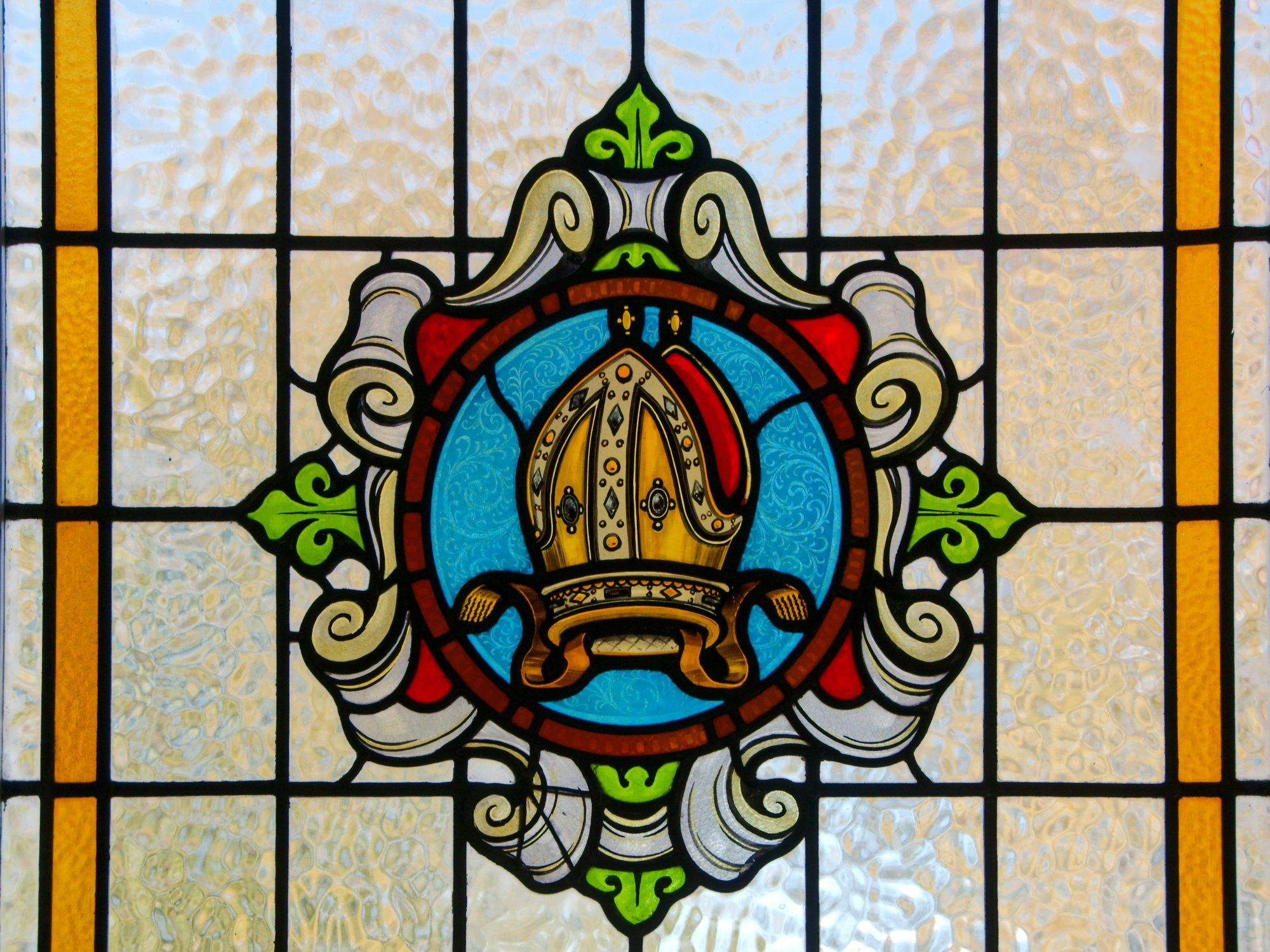 Stained glass leaded window. (Pub). Published on 05-07-2026