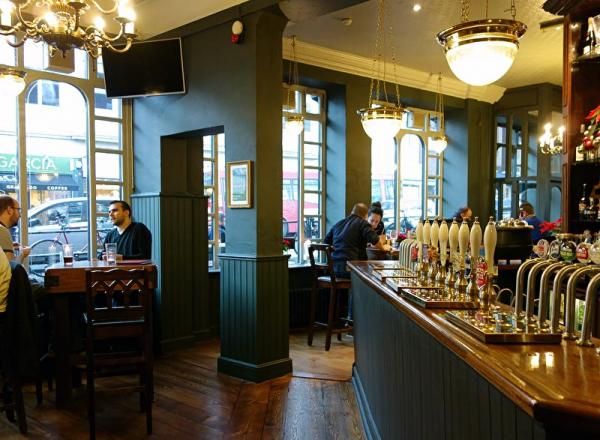 Inside the Railway Tavern. (Pub, Customers). Published on 06-12-2014