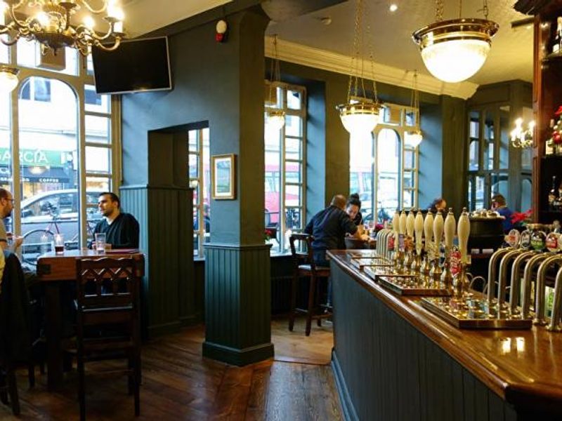 Inside the Railway Tavern. (Pub, Customers). Published on 06-12-2014 