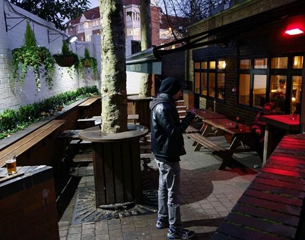 Railway Tavern side Patio area. (Pub, External, Garden). Published on 06-12-2014