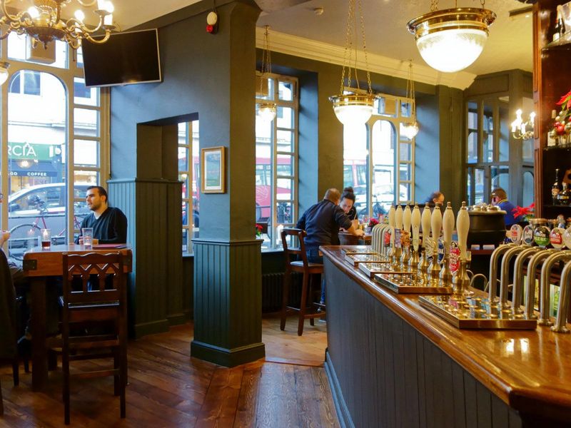 Railway Tavern, Richmond (2014). (Pub, Bar). Published on 02-05-2026 