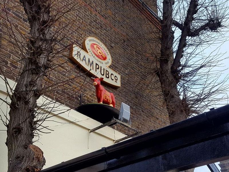 Red Cow, Richmond (Feb 2018). (Pub, External). Published on 09-02-2018 